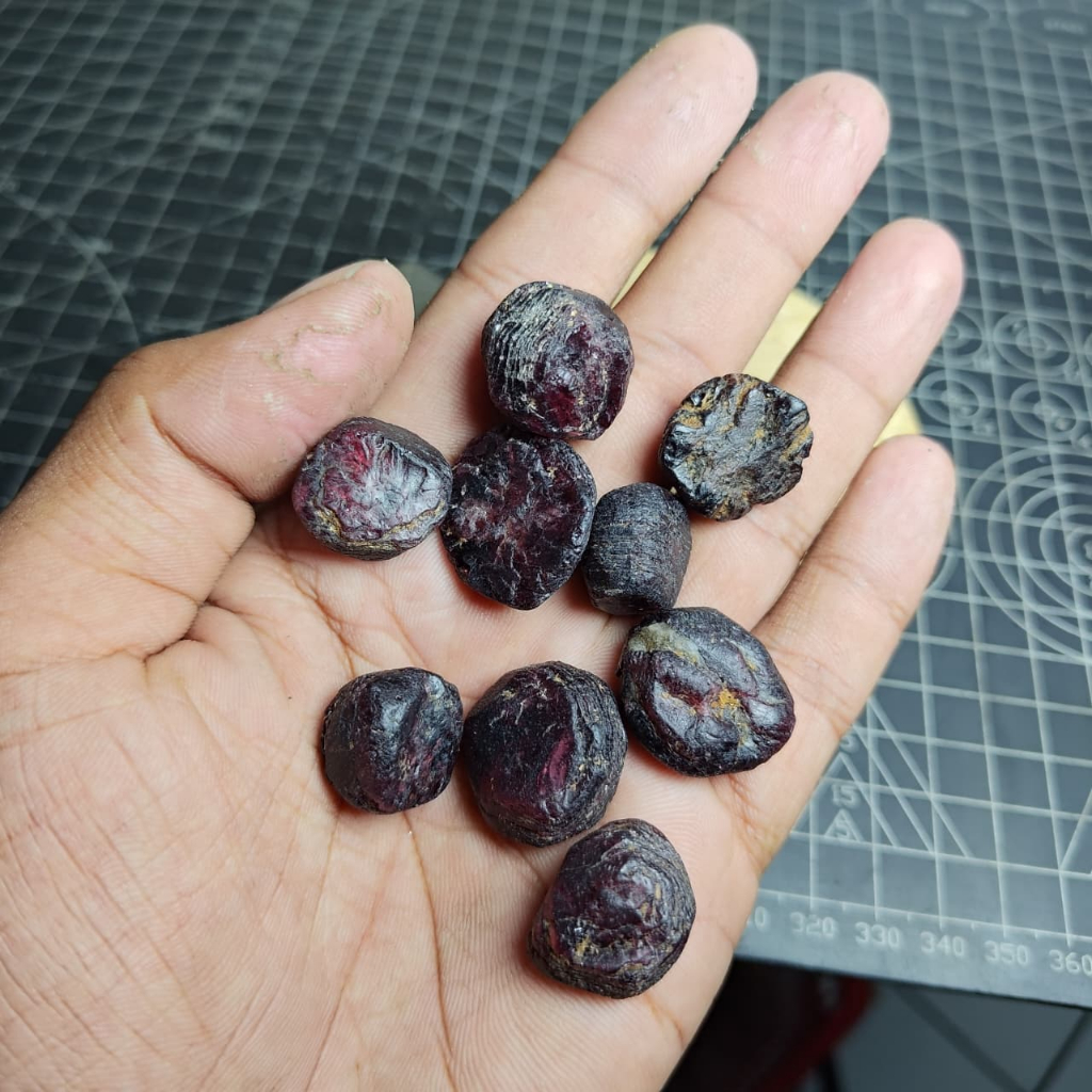 Batu Natural Red Garnet Rough1- 2 cm  Top Grade paket (3)