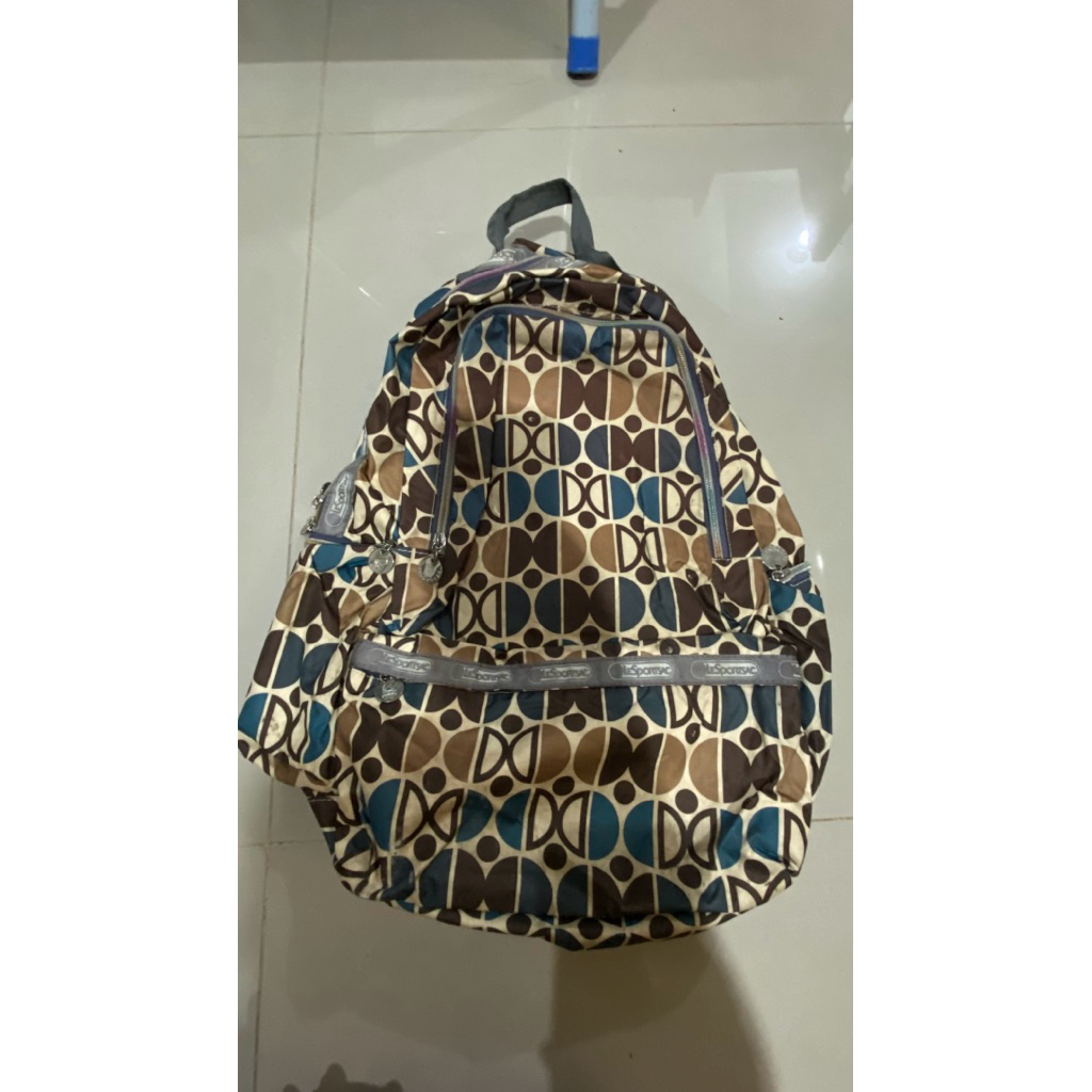 Preloved 90% Lesportsac Backpack Original | Tas Ransel Wanita | Motif Geometris