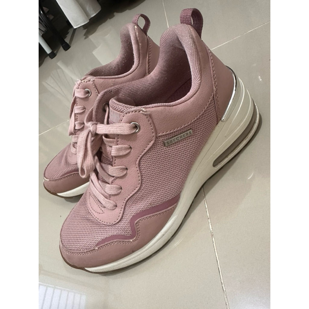 PL skechers women million air