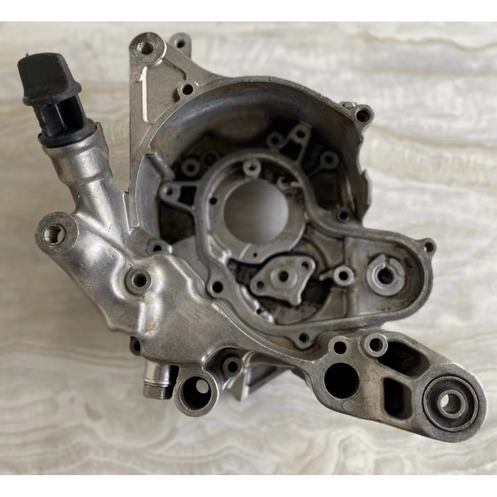 Blok mesin crankcase krengkes kalter kanan bak oli honda vario 110 karbu, Vario 110 karbu techno ori