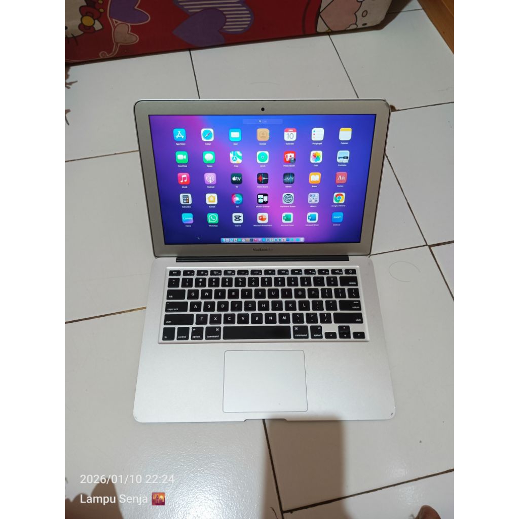 Macbook Air 2017 13 inch i5 8/256