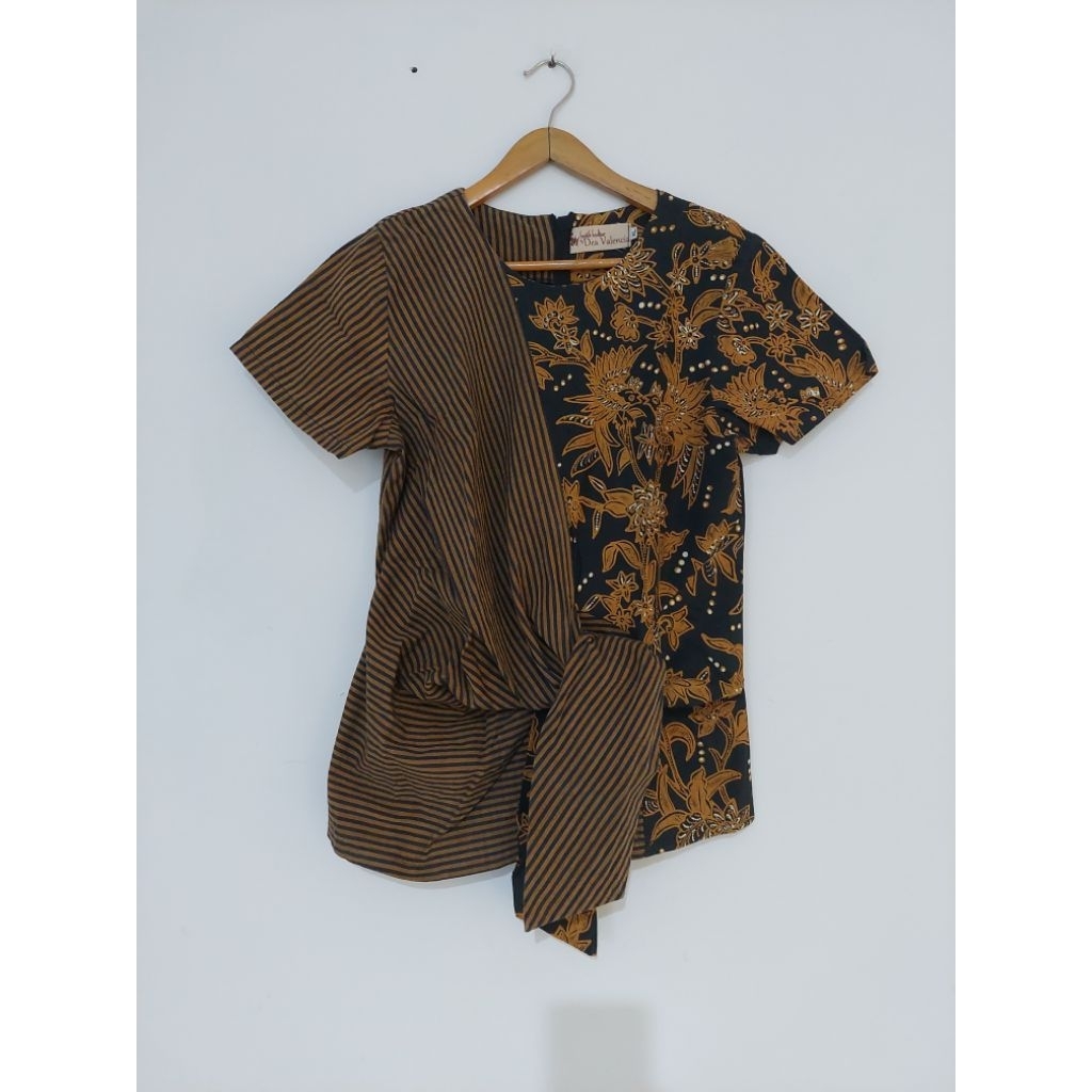 Blus Batik Kultur Dea Valencia