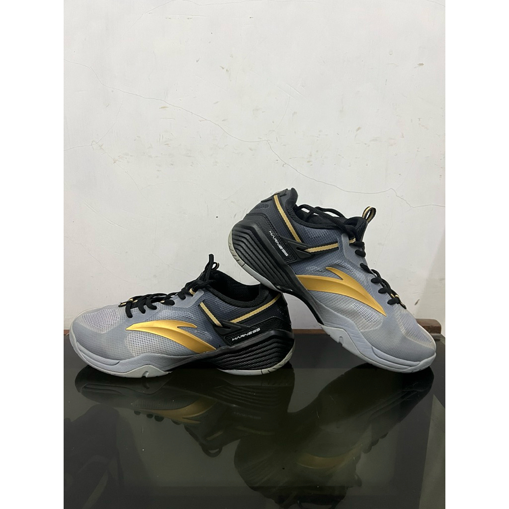 Sepatu Badminton @ANTA$_$ (size 42)