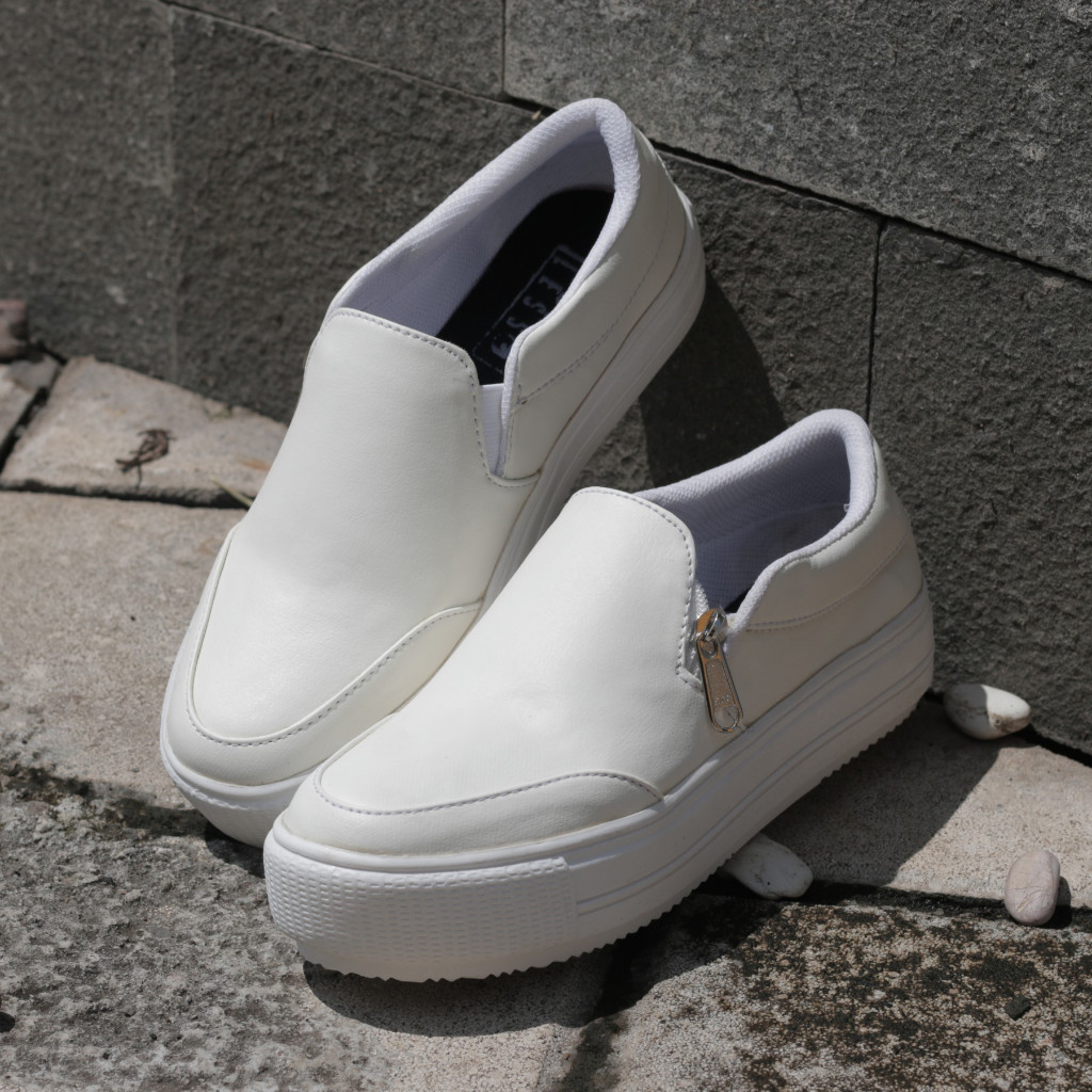 P03 SEPATU CEWEK / SEPATU CEWEK MURAH / SEPATU SEKOLAH / SEPATU PUTIH