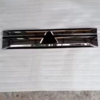 Grill Bemper Depan Mitsubishi L300 New Original