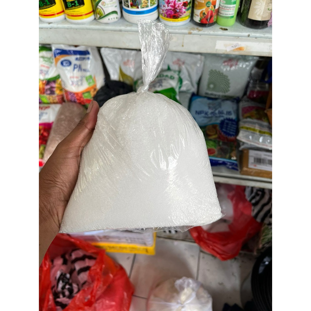 PUPUK UREA 1KG