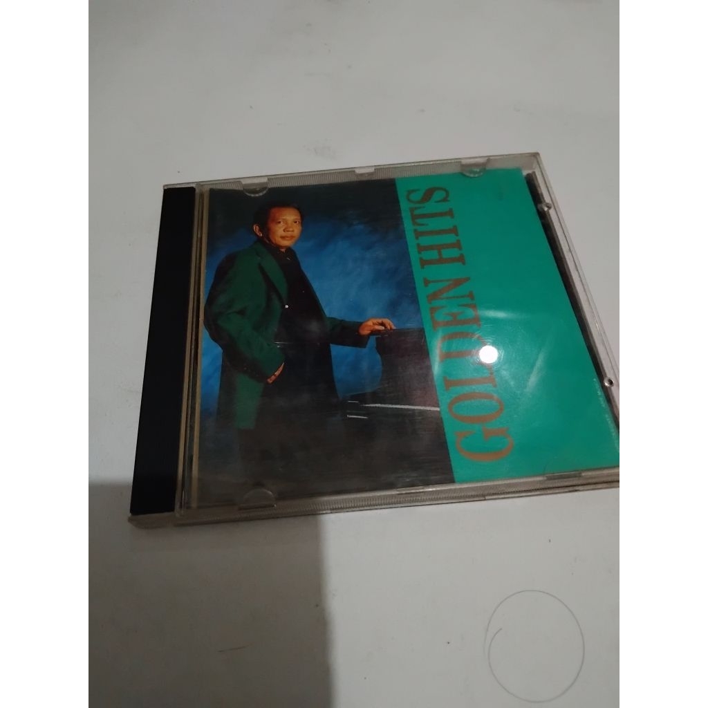 Kaset CD Rinto Harahap Golden Hits