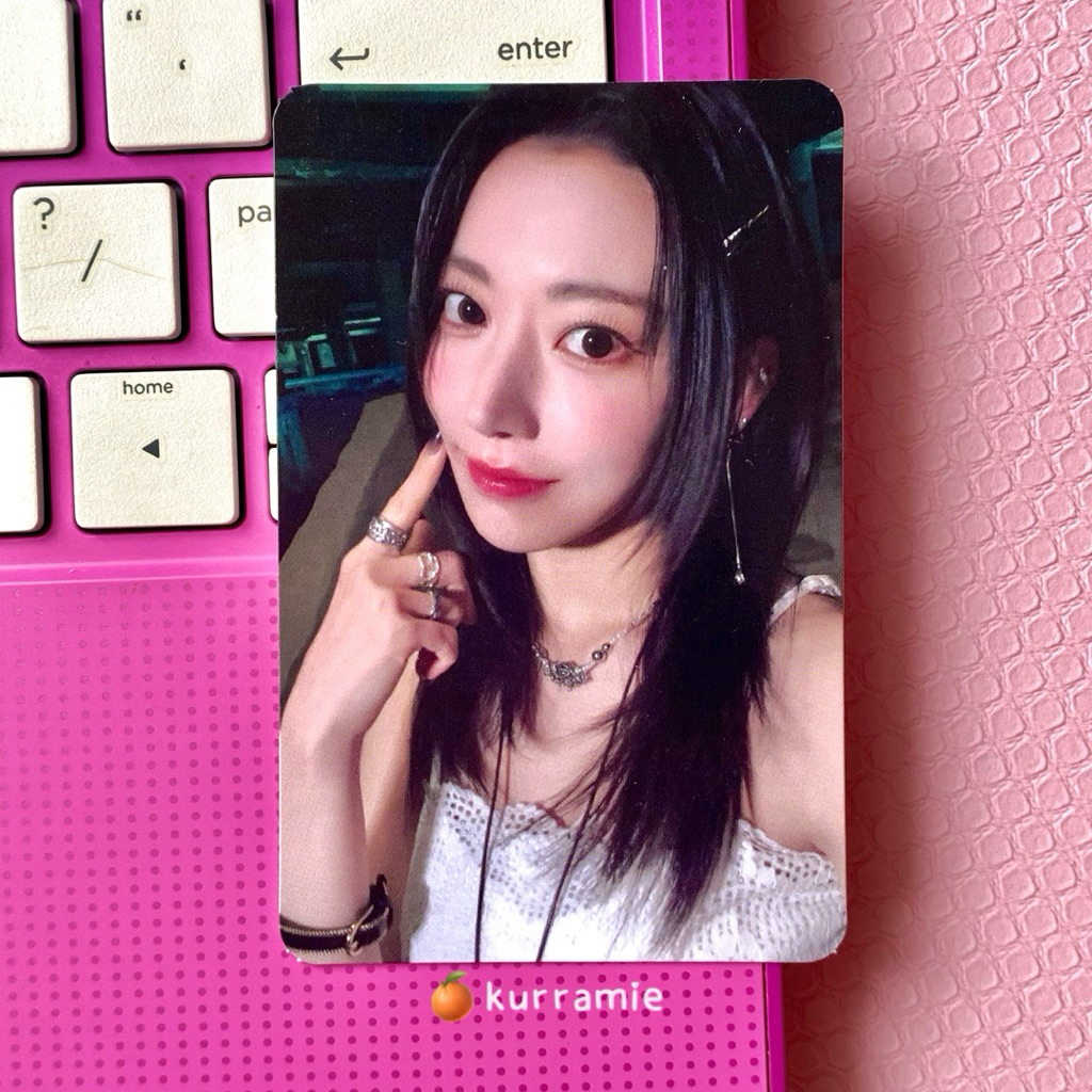 (clearance sale) official photocard sakura le sserafim pob m2 B era unforgiven hologram pc miyawaki 