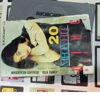 KASET NIKE ARDILA 20 MEGA HITS
