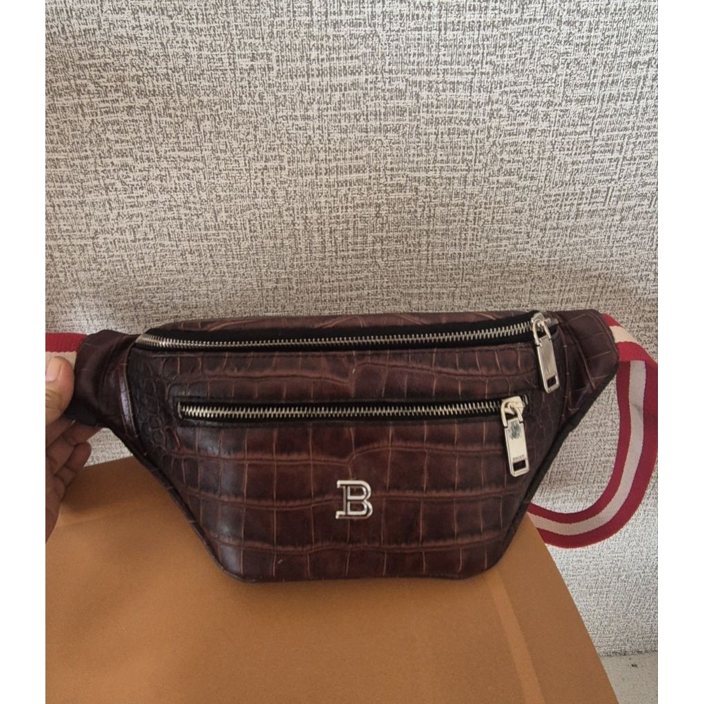 tas pinggang/waist bag Bally (second)