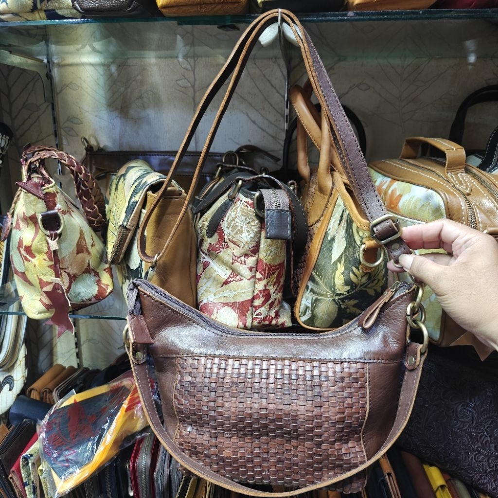 Tas Slemapang/ tas anyam Hobo/ tas kulit asli anyam termurah produk jogja