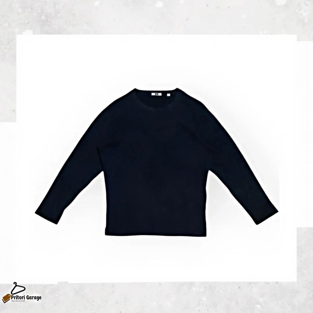 Crewneck Polos Uniqlo White Tab Dark Navy Colour Vintage L