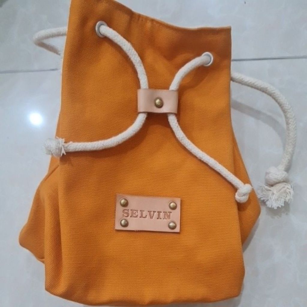 preloved tas serut 2 tipe warna. tas selempang