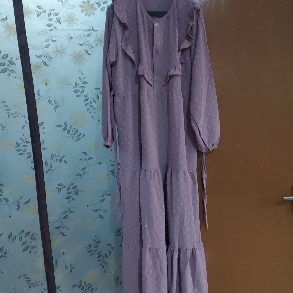 Gamis Jumbo Bahan Uragiri dengan akswn rempel di dada