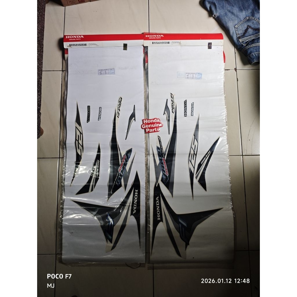 871X0KZRB30ZCL & 871X0KZRB30ZCR / STRIPE SET VARIO 125 KZR SERI IDLING STOP ( ISS)