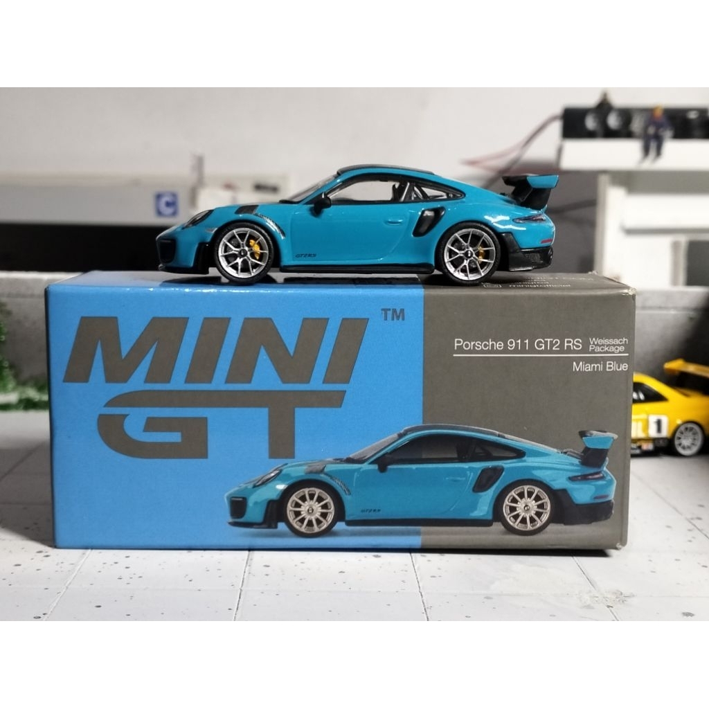Mini GT Porsche 911 GT2 RS (Unsealed)
