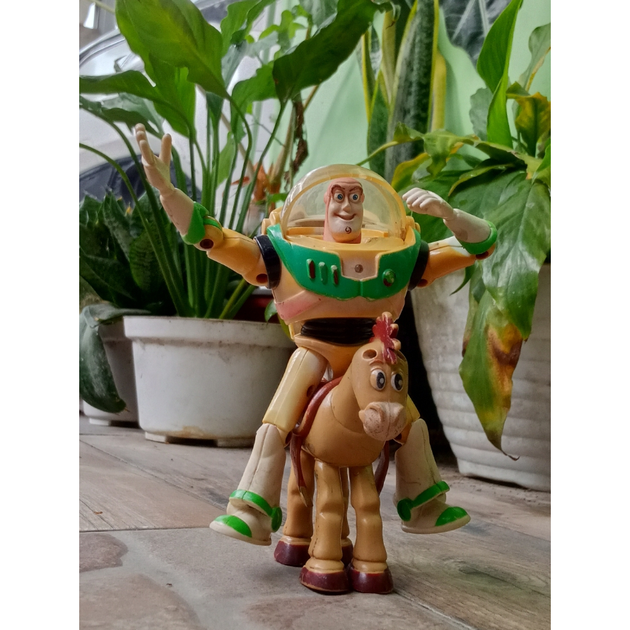 JUNK Action Figure Toy Story No Brand - Buzz Lightyear dan Bulls Eye