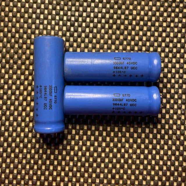 ELCO 40VDC 3300UF (T8CM D2.6CM) BEKAS ORI