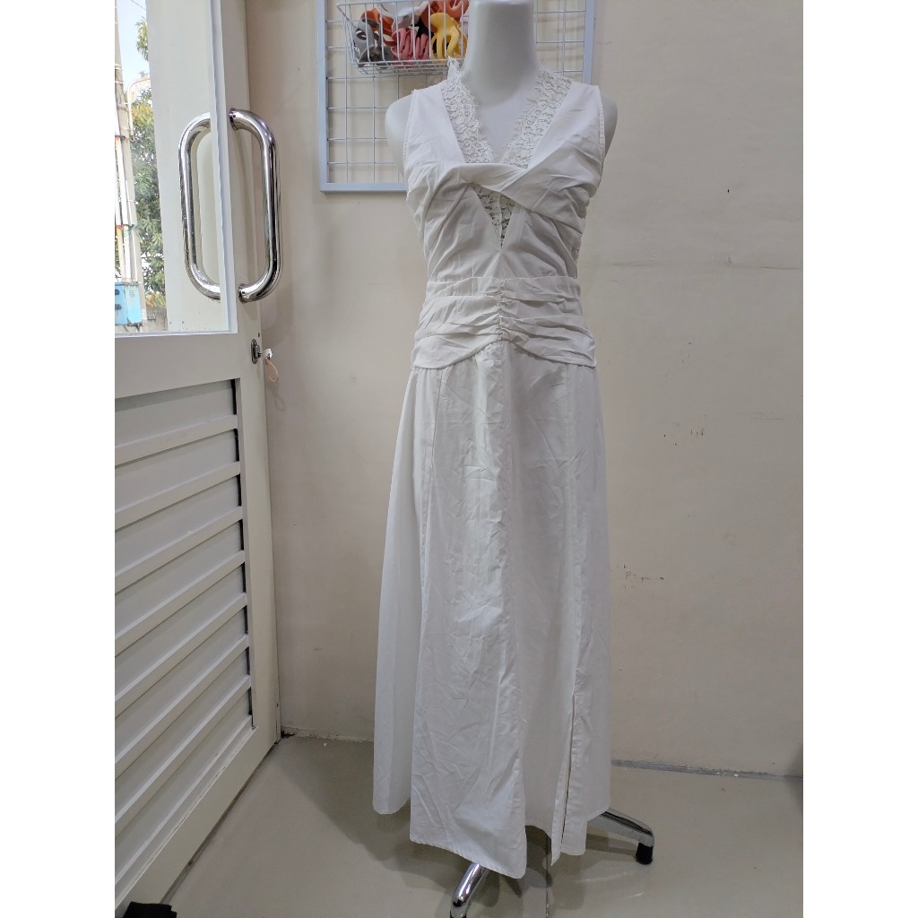 Dress Pesta-Dress Cantik-Dress putih-Long dress-Dress mewah