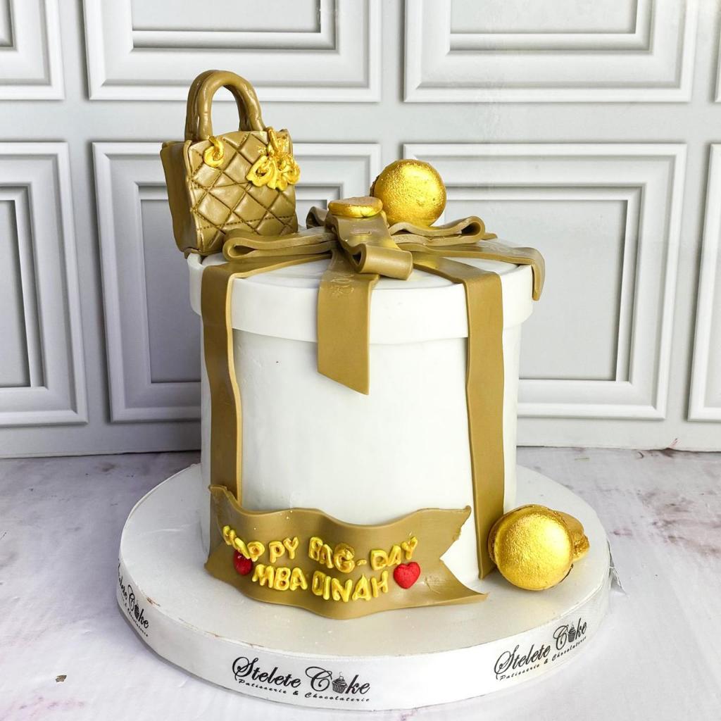 Kue Ulang Tahun/Birthday Cake/Kue Ulang Tahun Tema Tas/Kue Birthday Jakarta