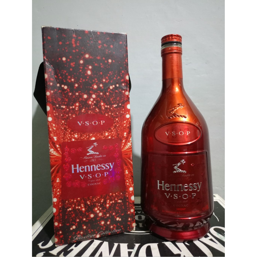 botol bekas Hennesy limited edition red