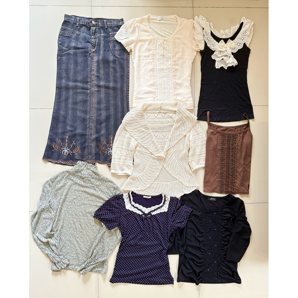 preloved atasan axes femme fatal frame gothic grunge cardigan ruffle (free item tanpa minimal pembel