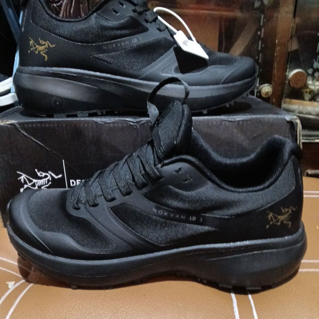 ARCTERYX VIBRAM GORETEX 41 - 42