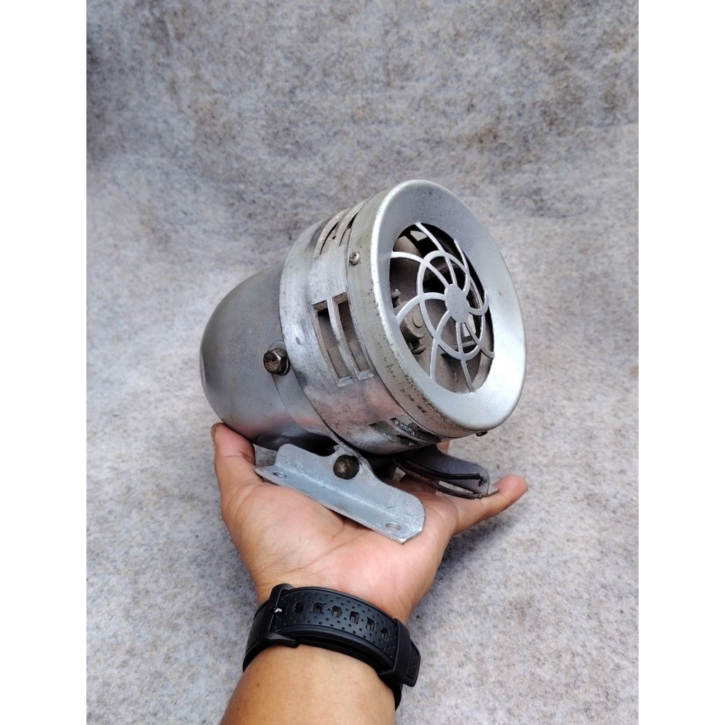 sirine mobil Jeep sirine mobil jadul sirine mobil antik sirine Jeep Willys sirine Jeep hardtop sirin