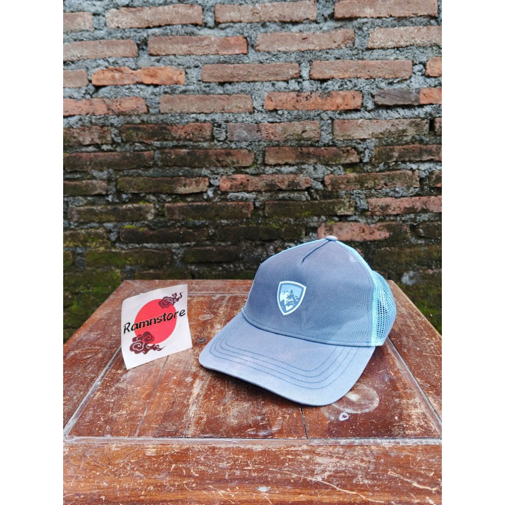 topi kuhl trucker
