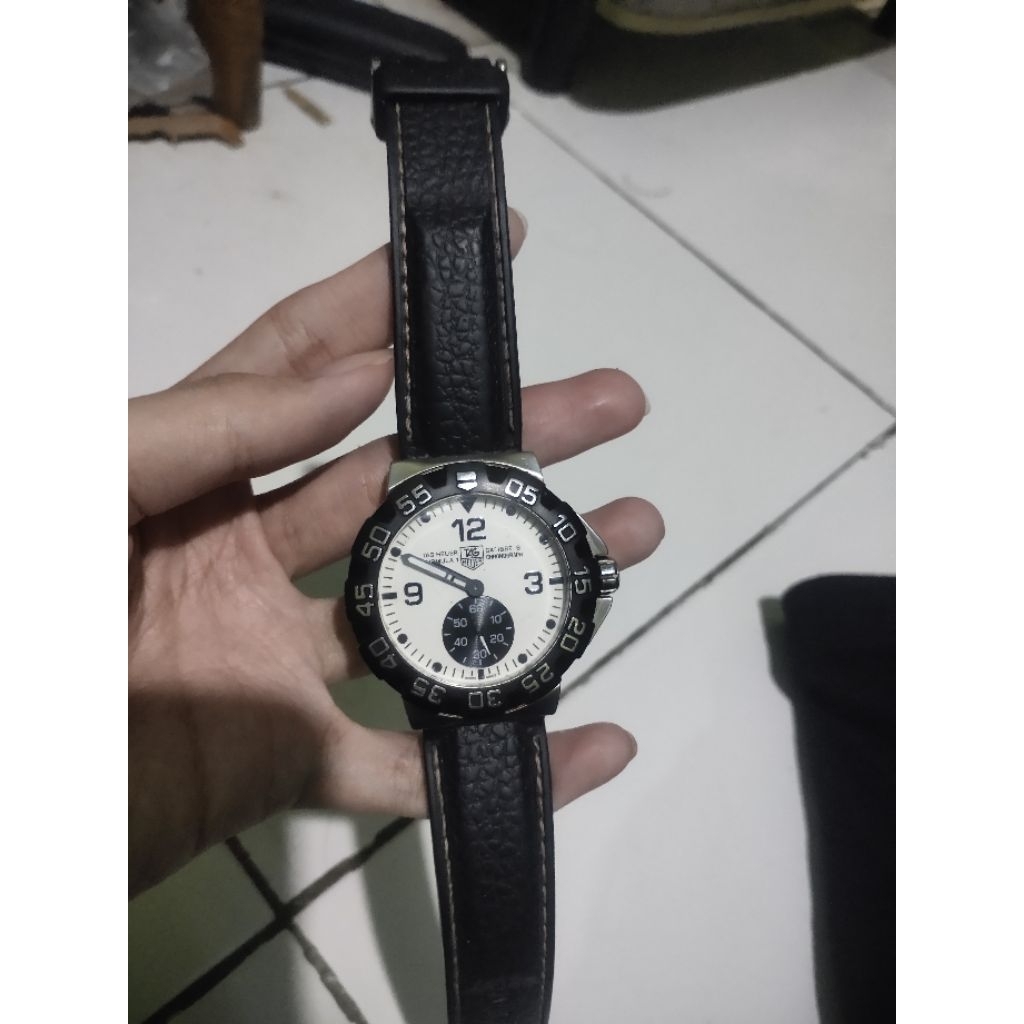 Tag Heuer Formula 1 Grande Date White Dial Dial WAH1010 Quartz 43mm