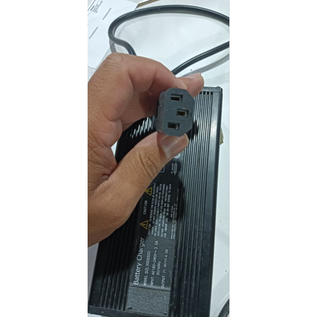 Charger Battery Lithium Lifepo4 60v-71v Upgrade battery Motor Listrik Uwinfly PnP T3, t80