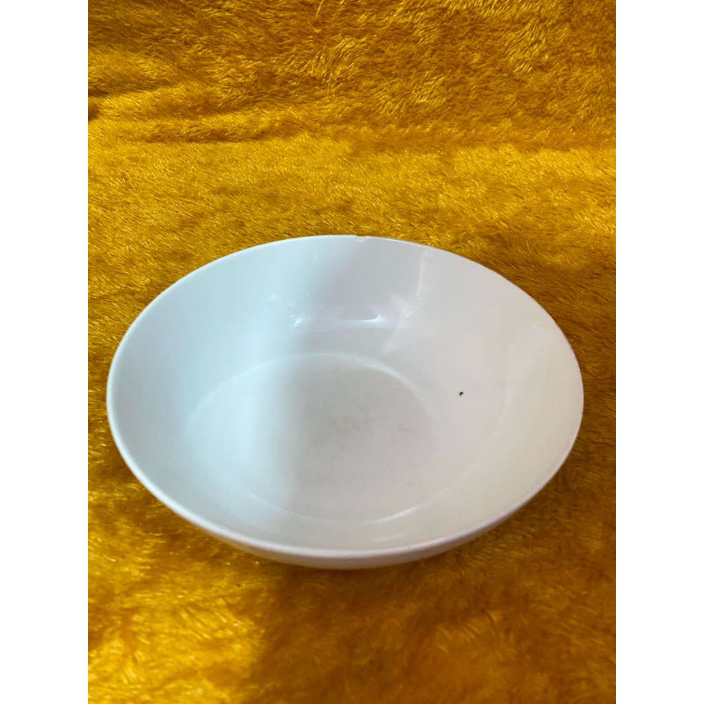 PL Mangkok Makan Keramik Putih (Ada Gompal Kecil Seperti di Gambar)