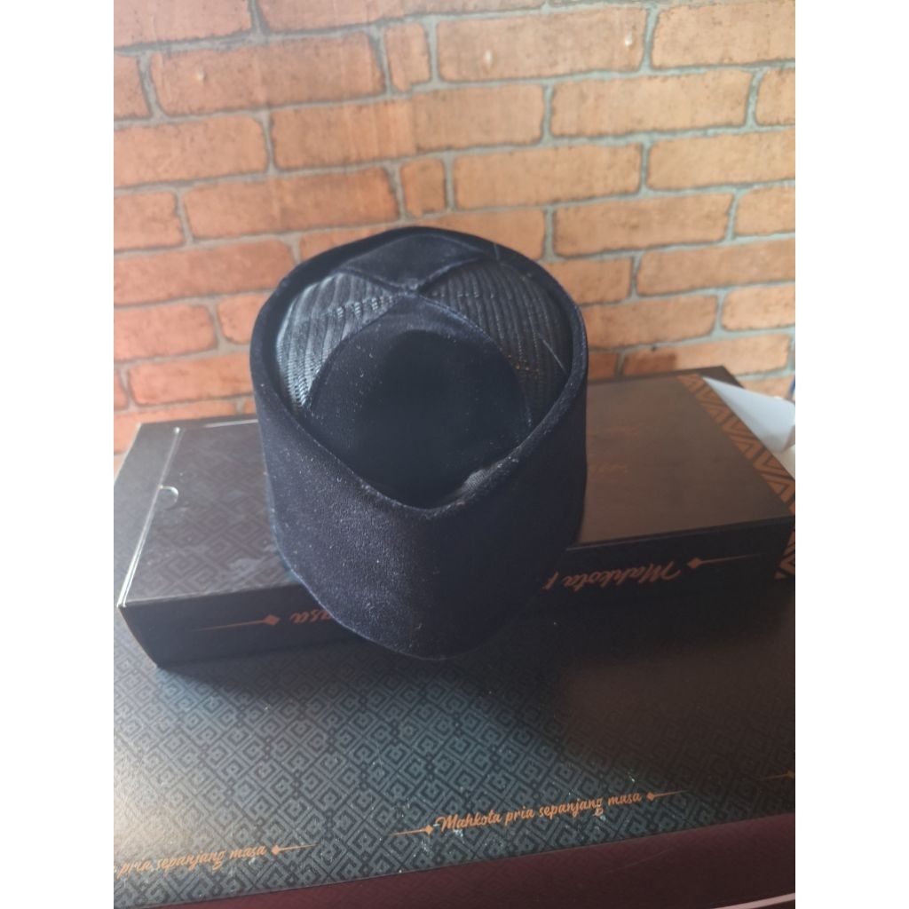 Peci Manis M Toha Bandung Asi Silang