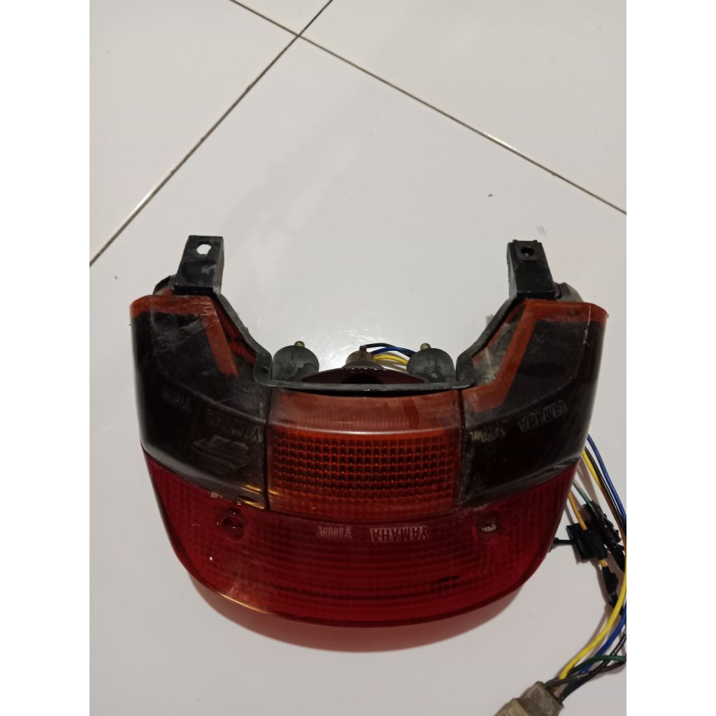 lampu belakang original fizr utuh