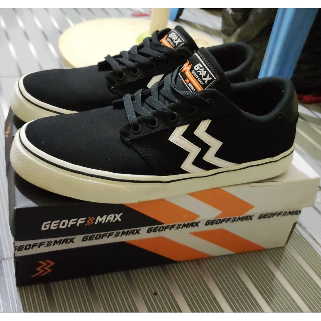 GEOFF MAX Gavin BlackWhite STZ size 43