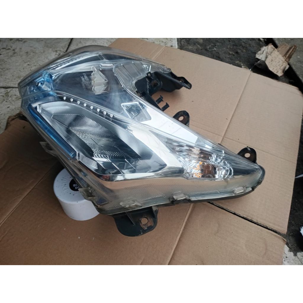 reflektor lampu depan Honda vario 110 fi original copotan