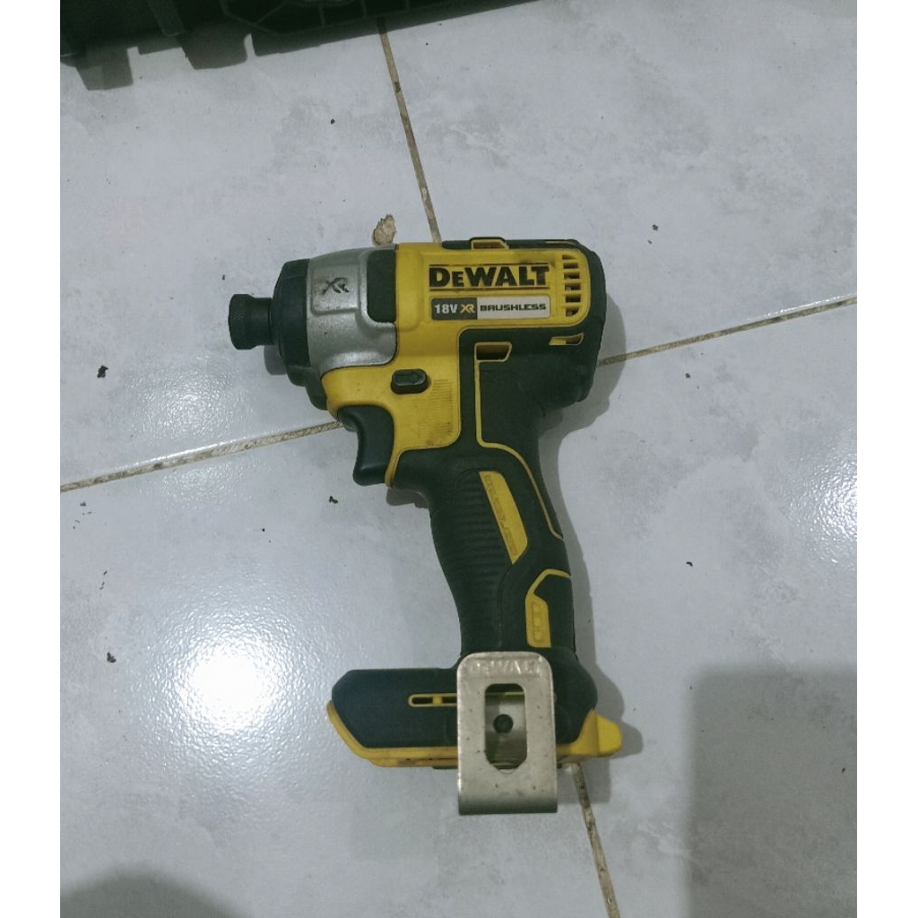 DEWALT IMPACT DRIVER DCF 887 Second