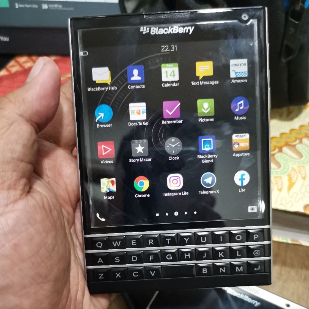 Blackberry Passport Q30