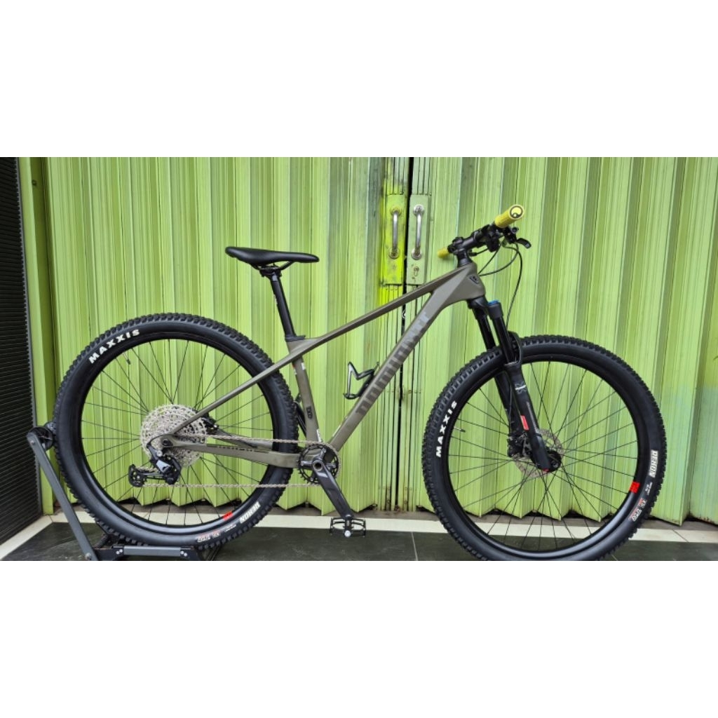 Sepeda MTB DOMINATE CXC COMP CARBON 29"er Groupset Shimano Deore 1x11 Speed Size S Hydraulic Second 