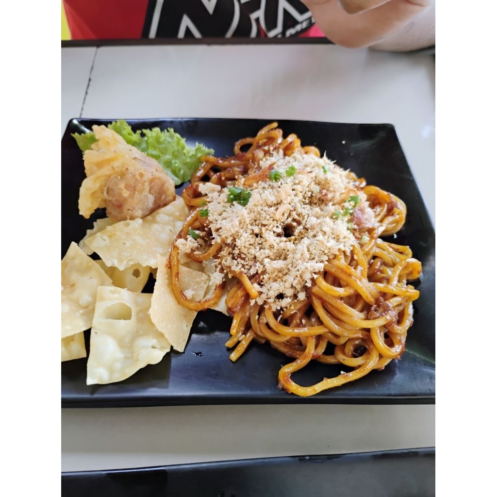 mie basah (pakan ikan)
