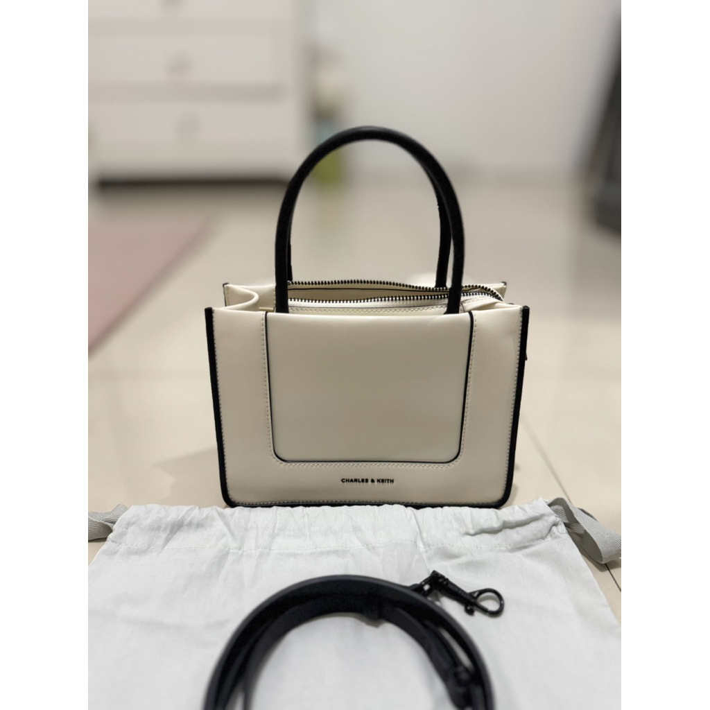 Preloved Tas Charles and Keith- Tote Bag Daylla Mini - warna Cream