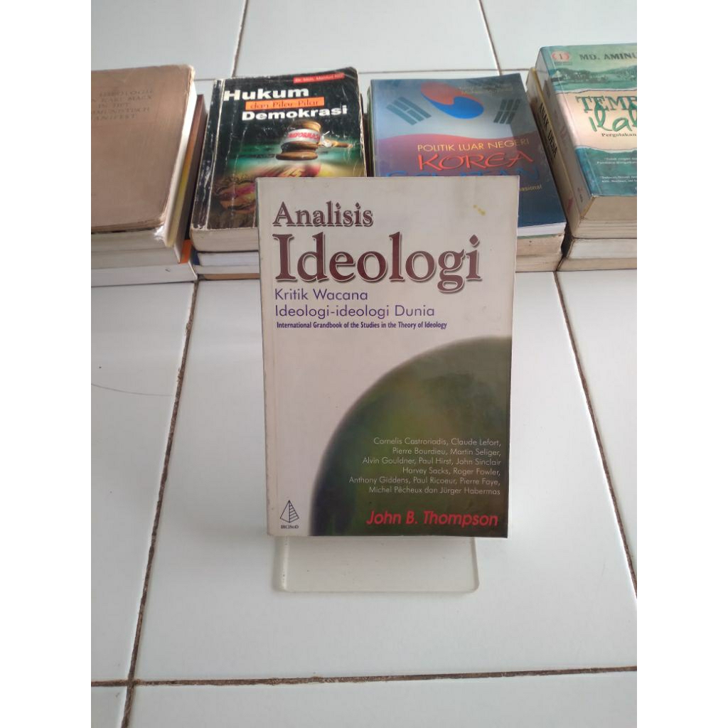 analisis ideologi kritik wacana ideologi-ideologi dunia