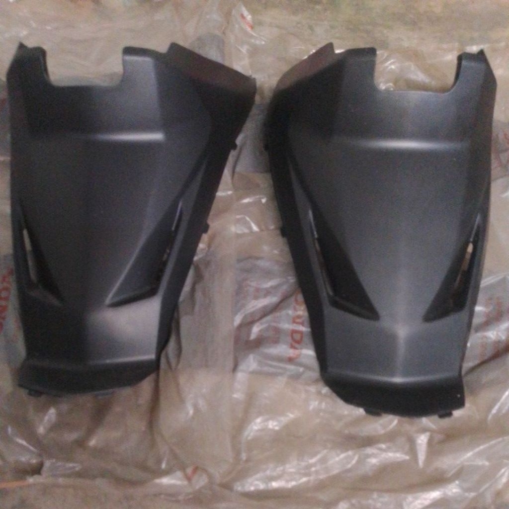 cover center tangki Vario 125 old kzr original