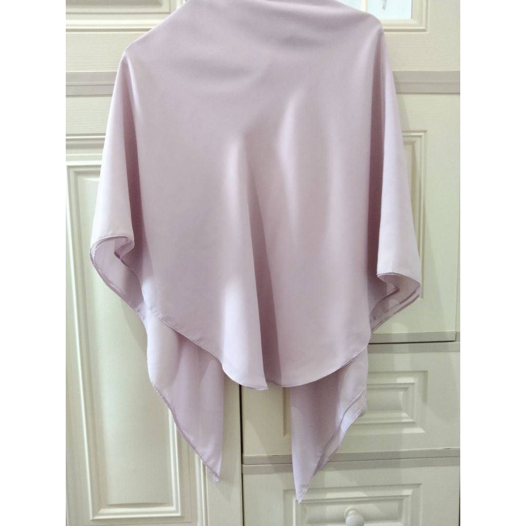 Buy 1 free 1 Humaira scarf by dailyal.official-Preloved