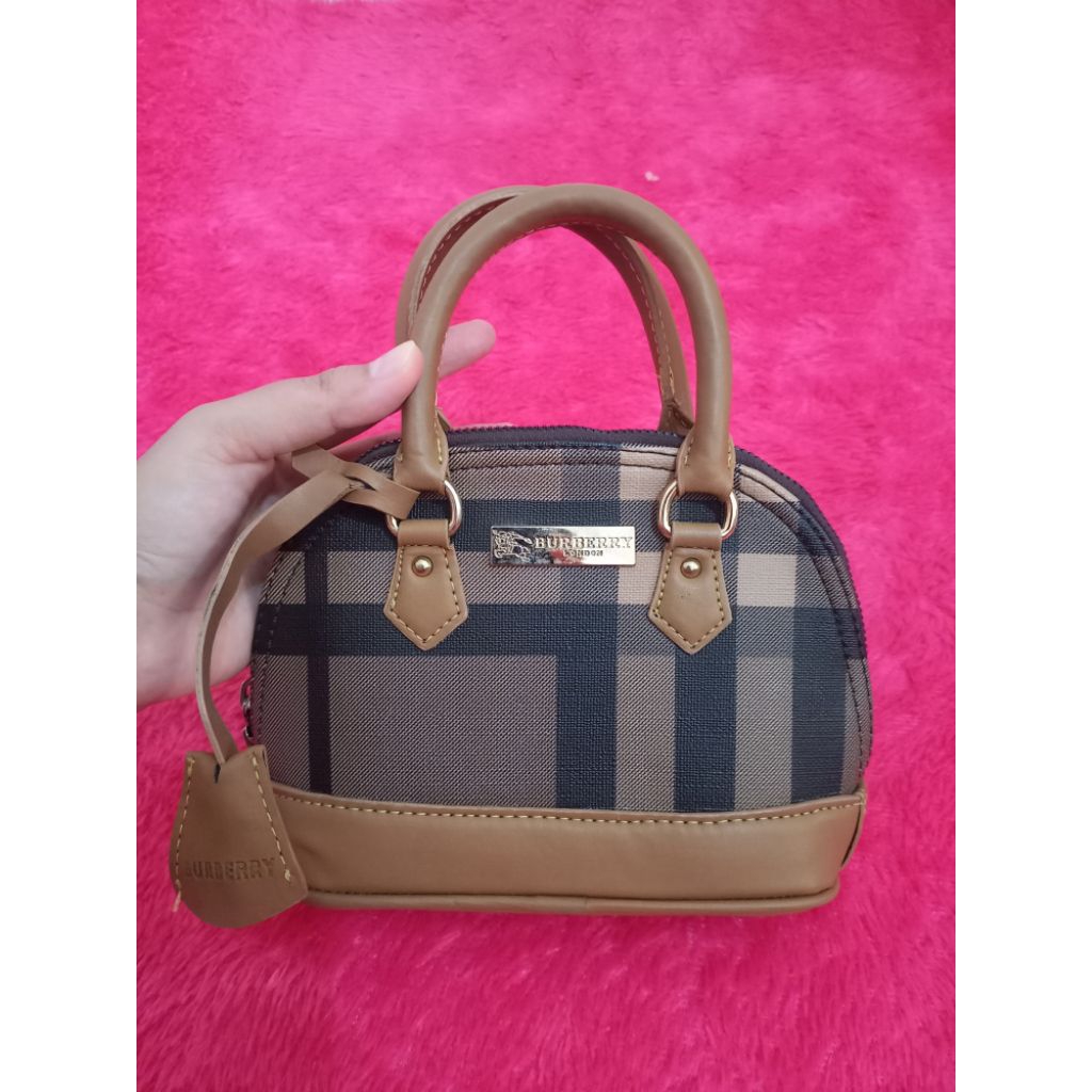 Preloved slingbag or handbag mini wanita