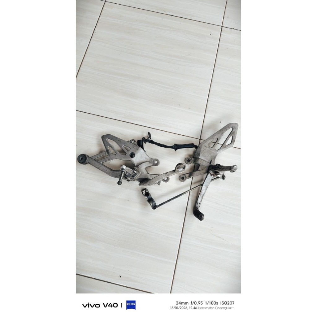 footstep depan yamaha R15 v3 original