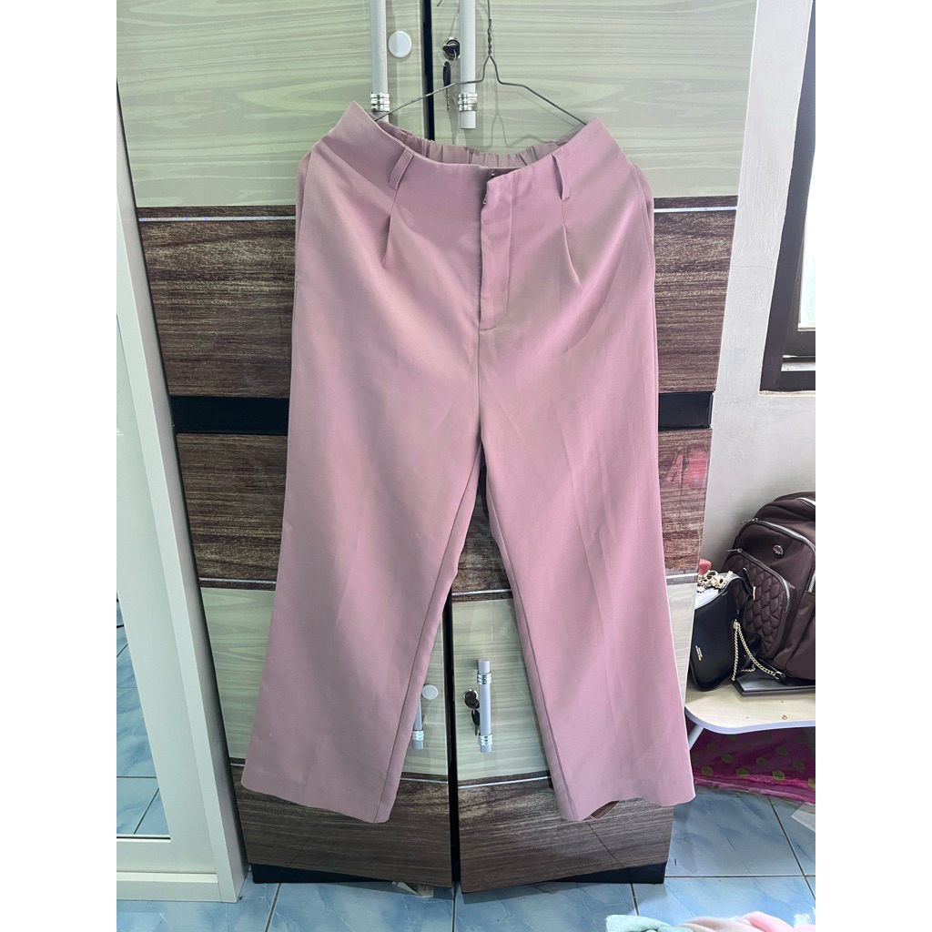 CELANA BAHAN PINK EARTH MUSIC & ECOLOGY