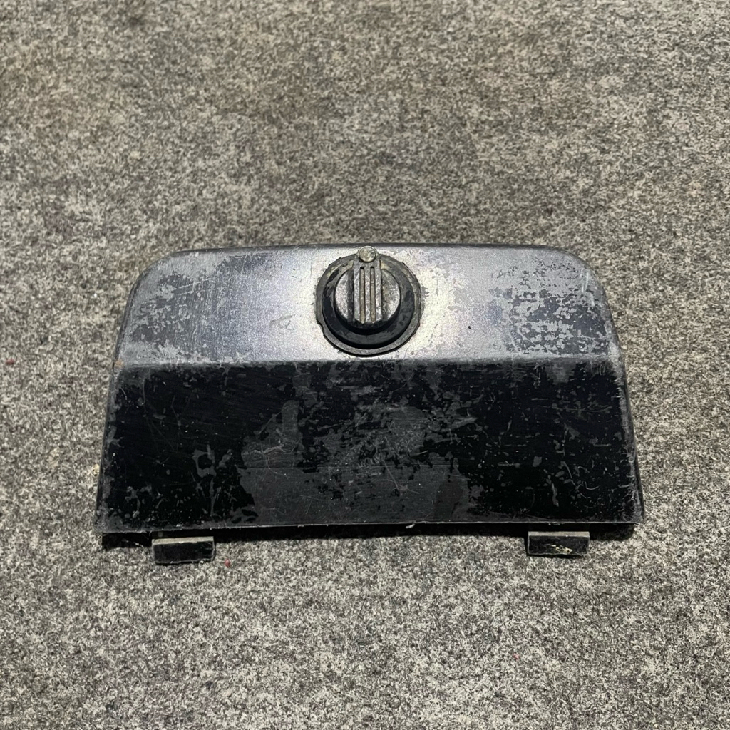 Cover tutup toolbox toolkit bagasi belakang begel behel yamaha rx king original second