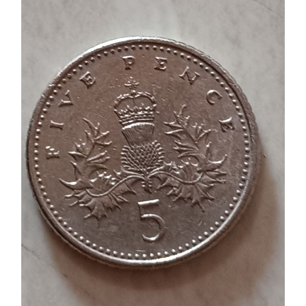 koin Inggris 5 pence tahun 1990..