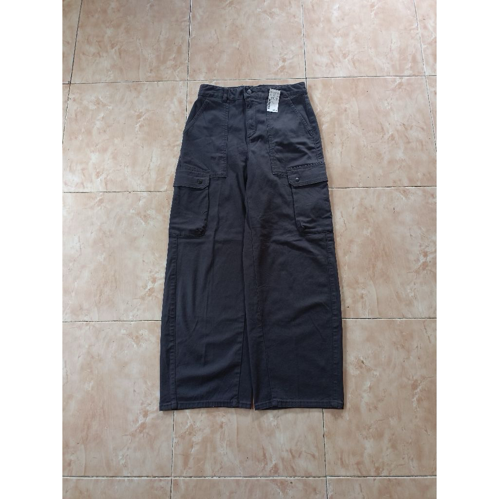 Uniqlo GU Barrel Cargo Pants